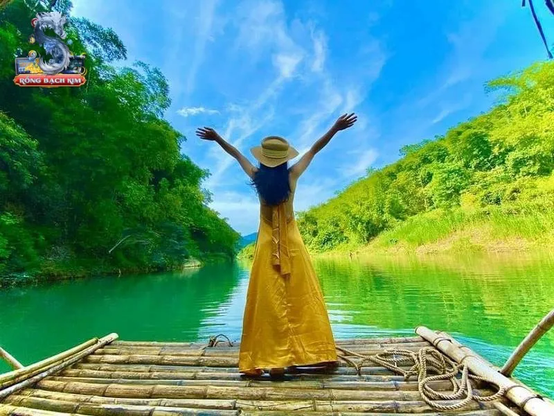 Giấc mơ cùng người yêu đi trên bè gỗ