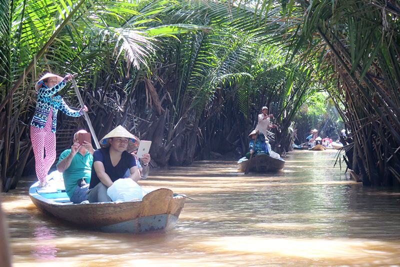 Giải m&atilde; giấc mơ thấy bơi xuồng