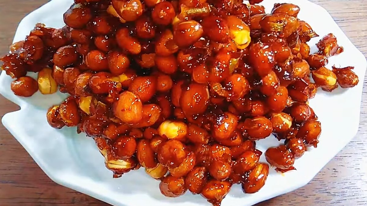 Nằm mơ thấy đậu phộng đ&aacute;nh đề con g&igrave;?