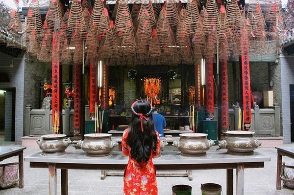 Nằm mơ thấy đi chùa đánh đề con gì?